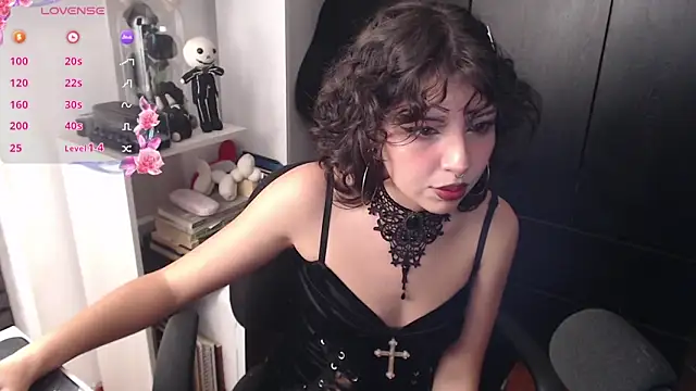 BiiHoney online show from 06-18-26, 03:40