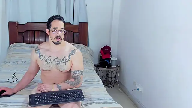 Hunter Hoott online show from 06-15-26, 12:24