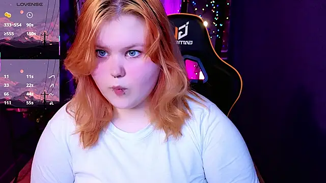 Snapshot of fillisfox_ chatting on 05-26-26, 03:30 fillisfox online show from 05-26-26, 03:30