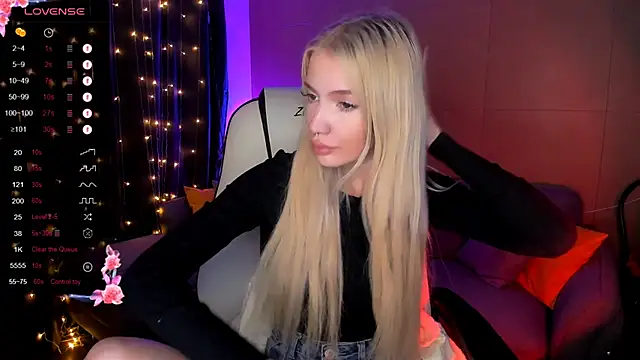 Snapshot of AnyaTaylor_ chatting on 11-24-25, 08:25 AnyaTaylor online show from 11-24-25, 08:25