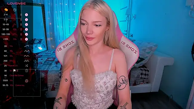 Snapshot of AnyaTaylor_ chatting on 01-07-26, 04:15 AnyaTaylor online show from 01-07-26, 04:15