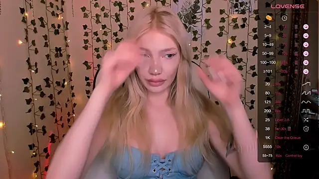 Snapshot of AnyaTaylor_ chatting on 02-13-26, 02:18 AnyaTaylor online show from 02-13-26, 02:18