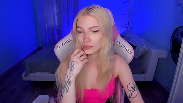 Snapshot of AnyaTaylor_ chatting on 02-22-26, 02:45 AnyaTaylor online show from 02-22-26, 02:45