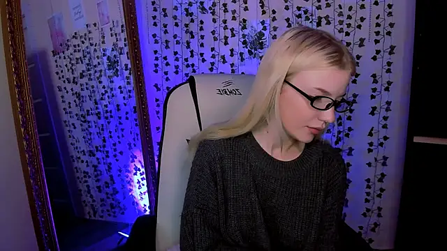 Snapshot of AnyaTaylor_ chatting on 03-10-26, 03:00 AnyaTaylor online show from 03-10-26, 03:00