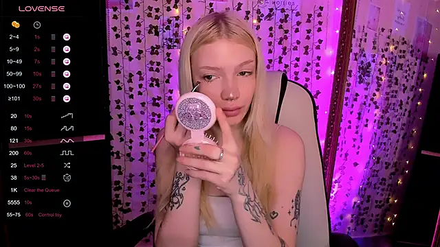 Snapshot of AnyaTaylor_ chatting on 03-13-26, 02:18 AnyaTaylor online show from 03-13-26, 02:18