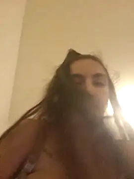 Snapshot of Michou02xXx chatting on 12-21-25, 10:39 Michou02xXx online show from 12-21-25, 10:39