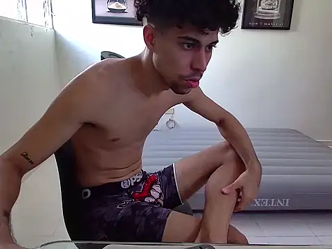 Dollarhot30 online show from 11-13-25, 04:28