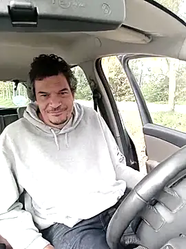 Snapshot of twitshe chatting on 10-15-25, 09:42 twitshe online show from 10-15-25, 09:42