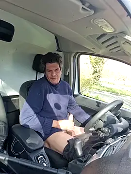 Snapshot of twitshe chatting on 03-03-26, 09:04 twitshe online show from 03-03-26, 09:04