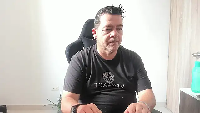 Snapshot of massimo_dannger chatting on 10-07-25, 08:17 massimo dannger online show from 10-07-25, 08:17