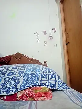 Snapshot of jenyfer709 chatting on 09-18-25, 08:22 jenyfer709 online show from 09-18-25, 08:22