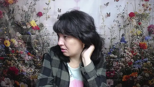 Snapshot of SelenaFly chatting on 09-25-25, 05:11 SelenaFly online show from 09-25-25, 05:11