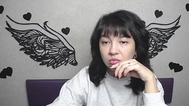 Snapshot of SelenaFly chatting on 10-06-25, 05:05 SelenaFly online show from 10-06-25, 05:05