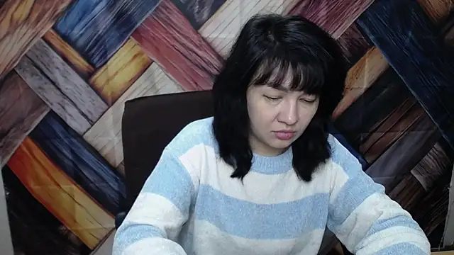 Snapshot of SelenaFly chatting on 10-10-25, 05:06 SelenaFly online show from 10-10-25, 05:06