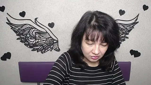 Snapshot of SelenaFly chatting on 10-13-25, 05:07 SelenaFly online show from 10-13-25, 05:07
