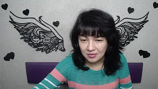 Snapshot of SelenaFly chatting on 10-14-25, 05:08 SelenaFly online show from 10-14-25, 05:08