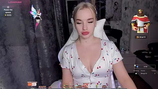 Snapshot of KiraKrox chatting on 11-04-25, 06:40 KiraKrox online show from 11-04-25, 06:40