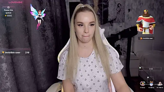 Snapshot of KiraKrox chatting on 11-12-25, 07:46 KiraKrox online show from 11-12-25, 07:46