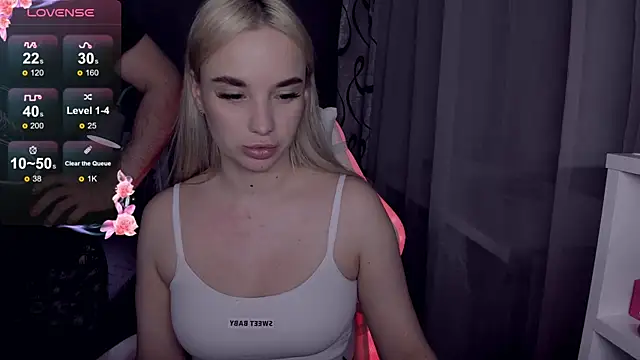 Snapshot of KiraKrox chatting on 02-25-26, 08:07 KiraKrox online show from 02-25-26, 08:07