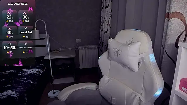 Snapshot of KiraKrox chatting on 03-06-26, 09:44 KiraKrox online show from 03-06-26, 09:44