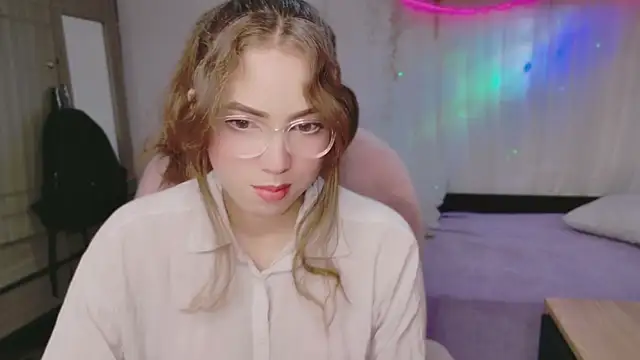 Snapshot of Natalia_novna chatting on 09-08-25, 06:18 Natalia novna online show from 09-08-25, 06:18