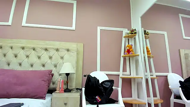 Snapshot of merlyaluna chatting on 09-19-25, 09:59 merlyaluna online show from 09-19-25, 09:59