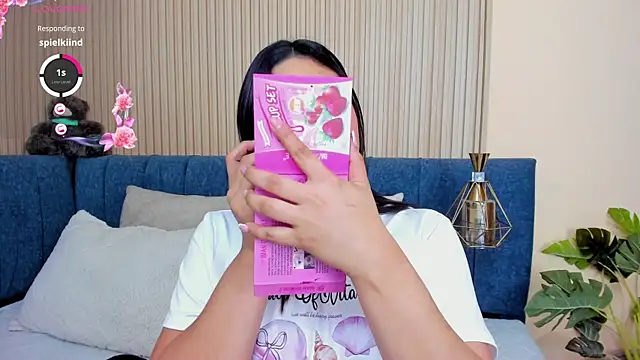 Snapshot of angel_ponce chatting on 11-23-25, 12:16 angel ponce online show from 11-23-25, 12:16