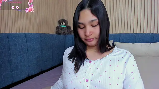 Snapshot of angel_ponce chatting on 12-15-25, 07:07 angel ponce online show from 12-15-25, 07:07