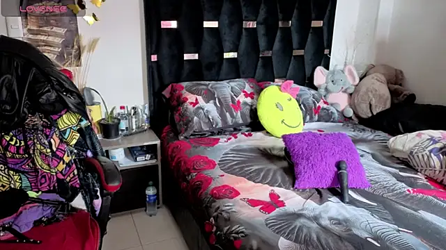 Snapshot of BasmaHernandez chatting on 06-16-26, 06:43 BasmaHernandez online show from 06-16-26, 06:43