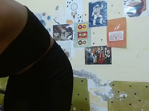 Snapshot of shallyji chatting on 09-29-25, 05:56 shallyji online show from 09-29-25, 05:56