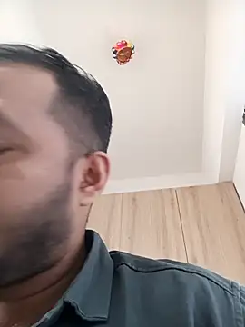 Snapshot of VJ17 chatting on 11-05-25, 05:18 VJ17 online show from 11-05-25, 05:18