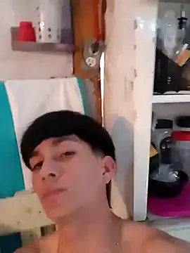 LUISSLEONN0958 online show from 09-11-25, 10:10