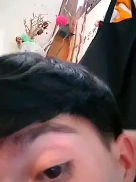 LUISSLEONN0958 online show from 09-12-25, 11:15