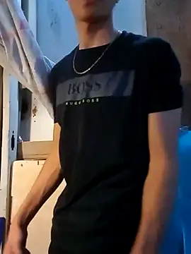 LUISSLEONN0958 online show from 09-30-25, 08:25