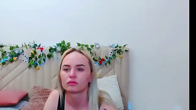 LiluMoon   online show from 04-08-26, 07:08