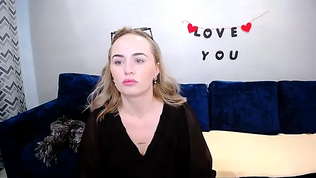LiluMoon   online show from 05-03-26, 07:03