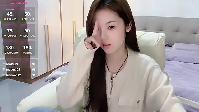 Snapshot of T-LL77- chatting on 10-05-25, 03:54 T-LL77- online show from 10-05-25, 03:54