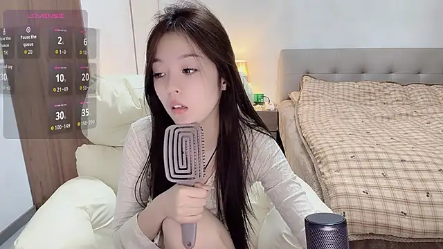 Snapshot of T-LL77- chatting on 11-22-25, 04:28 T-LL77- online show from 11-22-25, 04:28