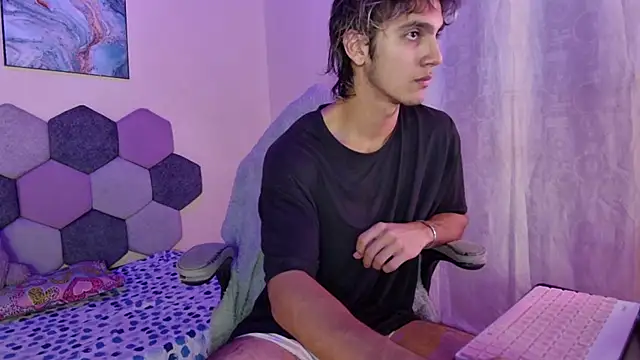 Snapshot of zeta_tgn chatting on 10-04-25, 12:14 zeta tgn online show from 10-04-25, 12:14