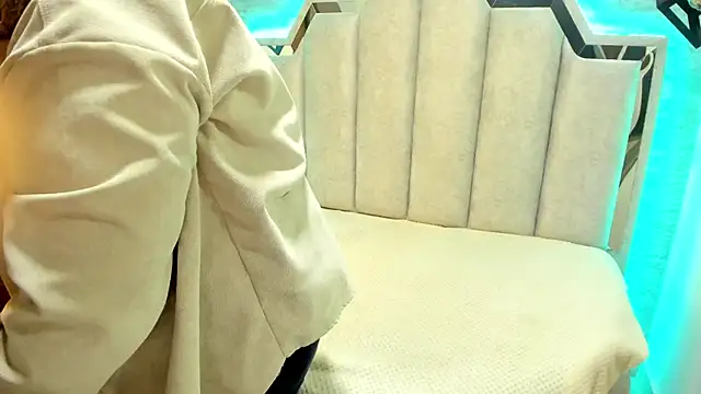  Emily rosee  online show from 09-27-25, 12:21