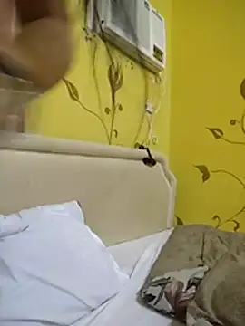 Snapshot of YayeeShow chatting on 11-23-25, 02:28 YayeeShow online show from 11-23-25, 02:28