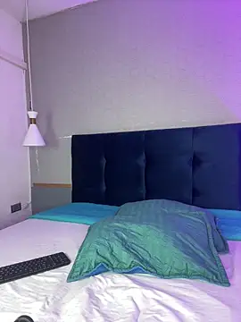 Leo Savage  online show from 10-07-25, 04:09