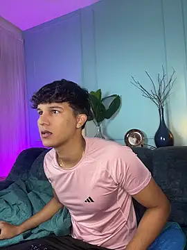 Leo Savage  online show from 03-14-26, 03:12