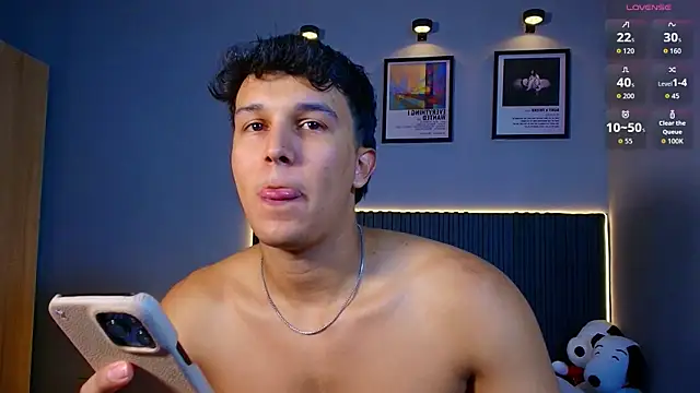 Snapshot of Leo_Savage_ chatting on 07-25-26, 03:26 Leo Savage online show from 07-25-26, 03:26