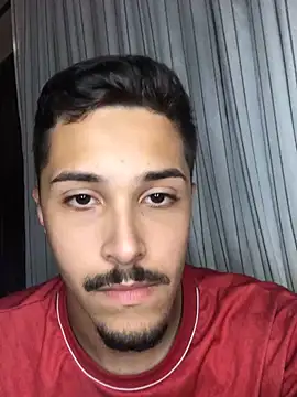 Snapshot of henriquexz244 chatting on 12-22-25, 05:32 henriquexz244 online show from 12-22-25, 05:32