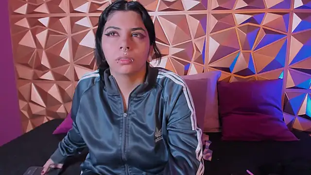 emily-santoss online show from 10-03-25, 12:24