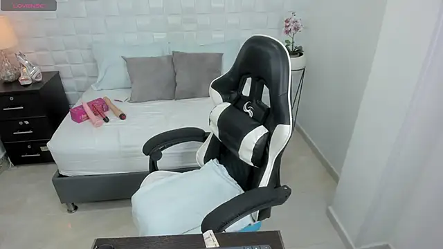 yulitza1025 online show from 10-21-25, 01:12