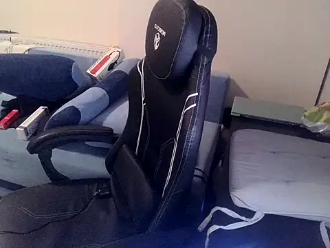 Snapshot of Wyrolowanyyy chatting on 02-26-26, 12:42 Wyrolowanyyy online show from 02-26-26, 12:42