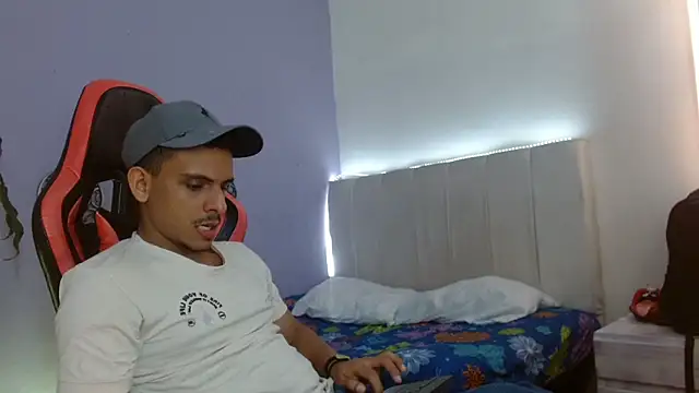  Tarekk  online show from 11-21-25, 06:34