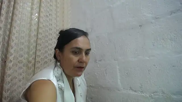 gabbyparker  online show from 03-25-26, 09:37